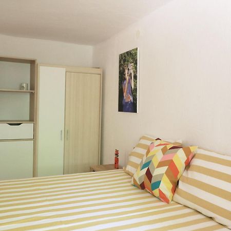 Apartments-Estate Under The Paintbrush ヴィス エクステリア 写真