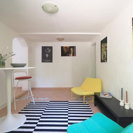 Apartments-Estate Under The Paintbrush ヴィス エクステリア 写真