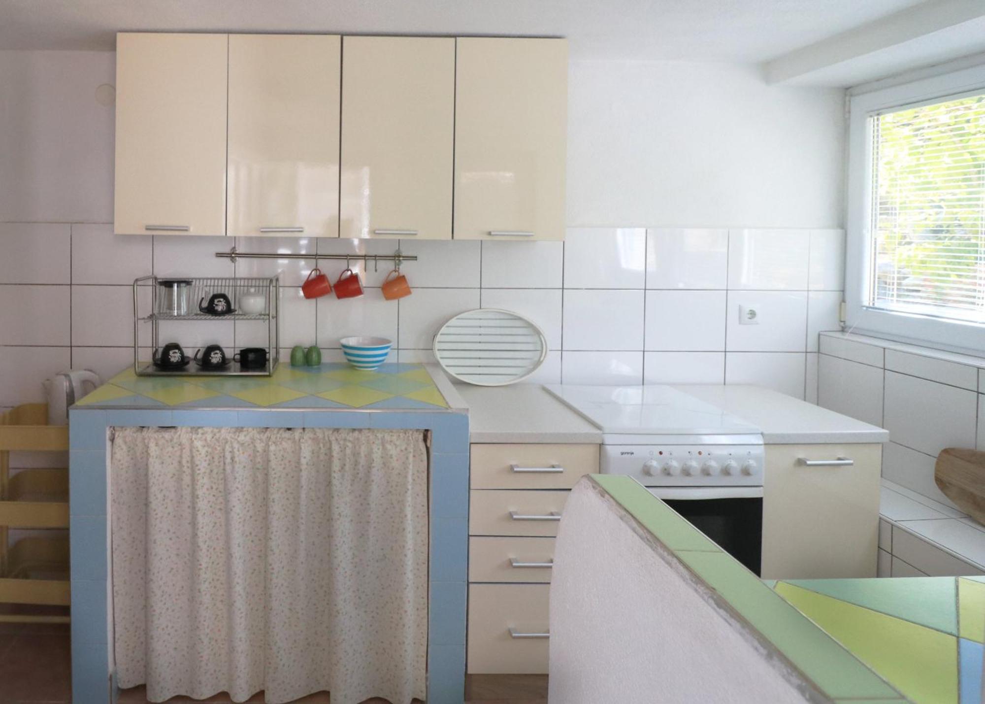 Apartments-Estate Under The Paintbrush ヴィス エクステリア 写真