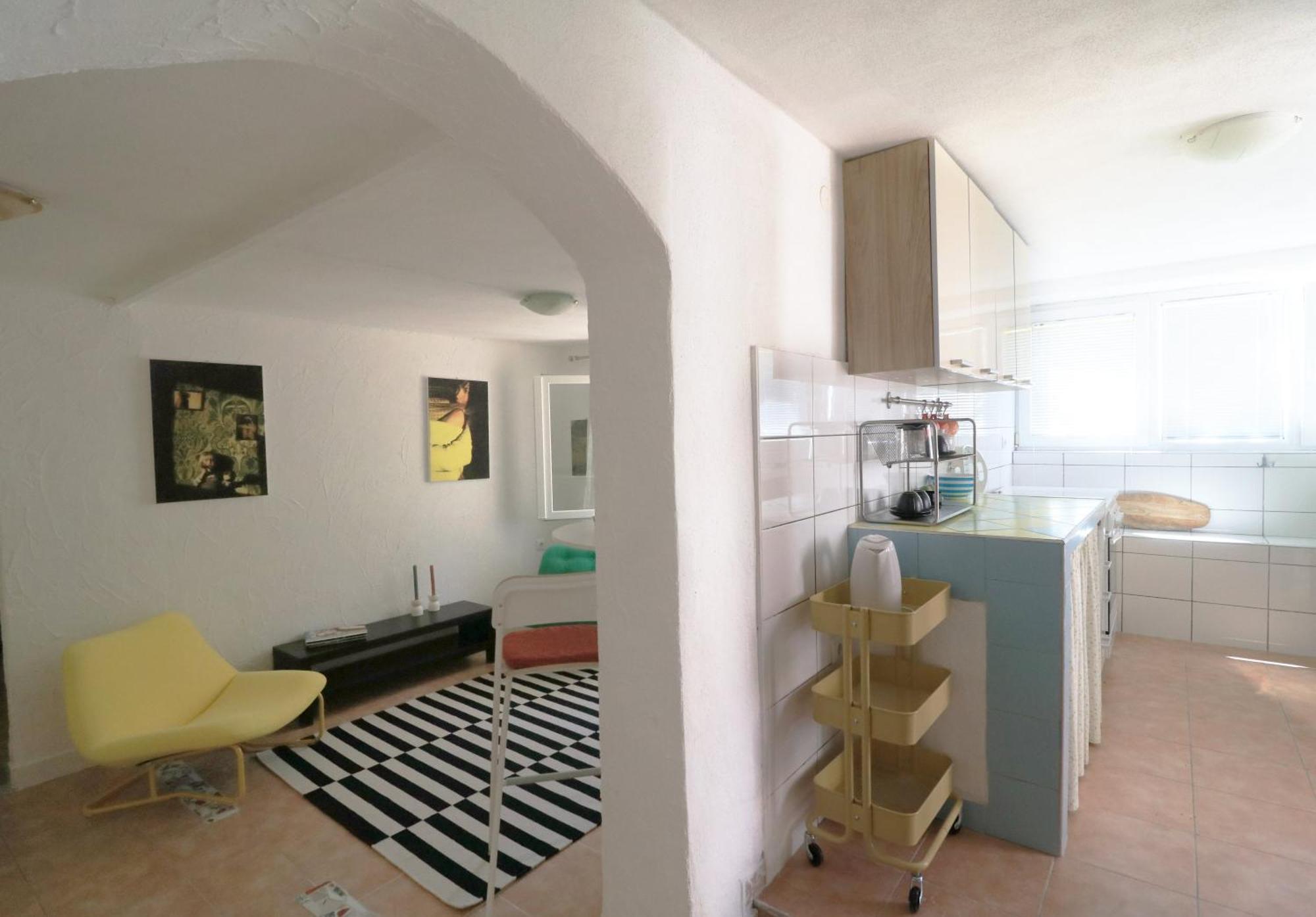 Apartments-Estate Under The Paintbrush ヴィス エクステリア 写真