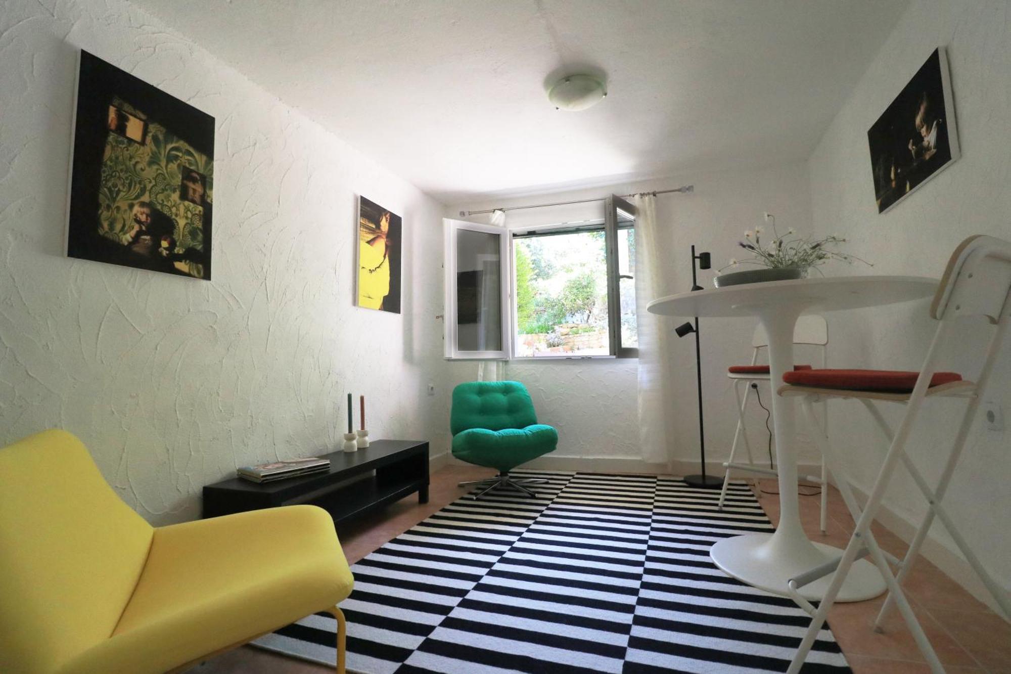 Apartments-Estate Under The Paintbrush ヴィス エクステリア 写真