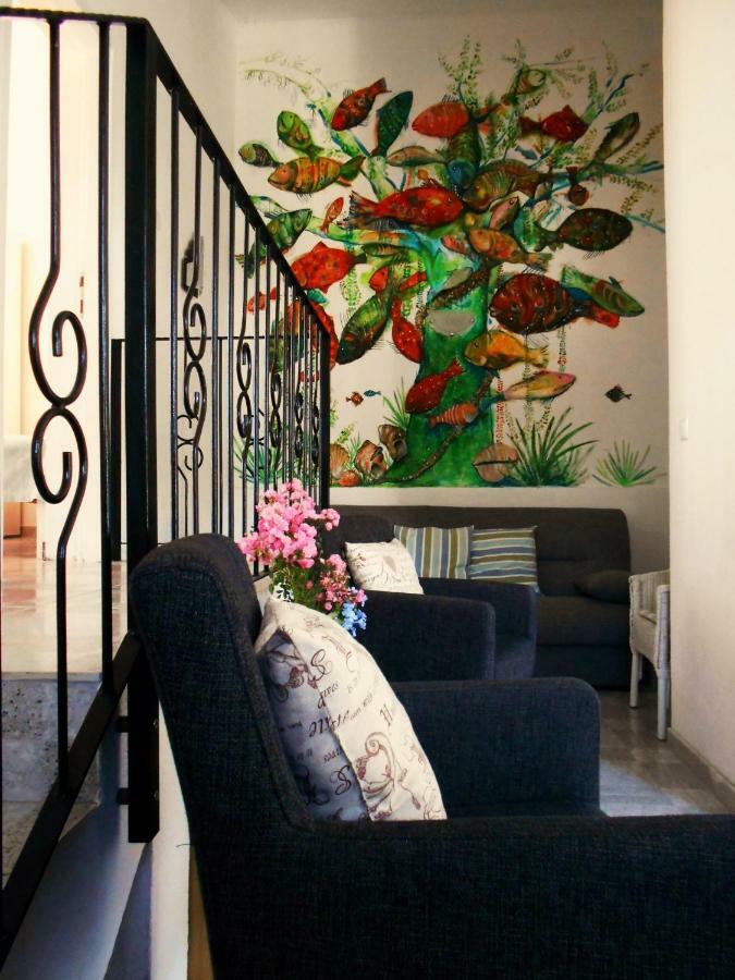 Apartments-Estate Under The Paintbrush ヴィス エクステリア 写真
